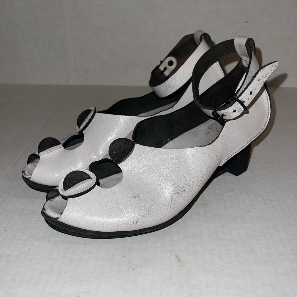 TRIPPEN SIZE 38!